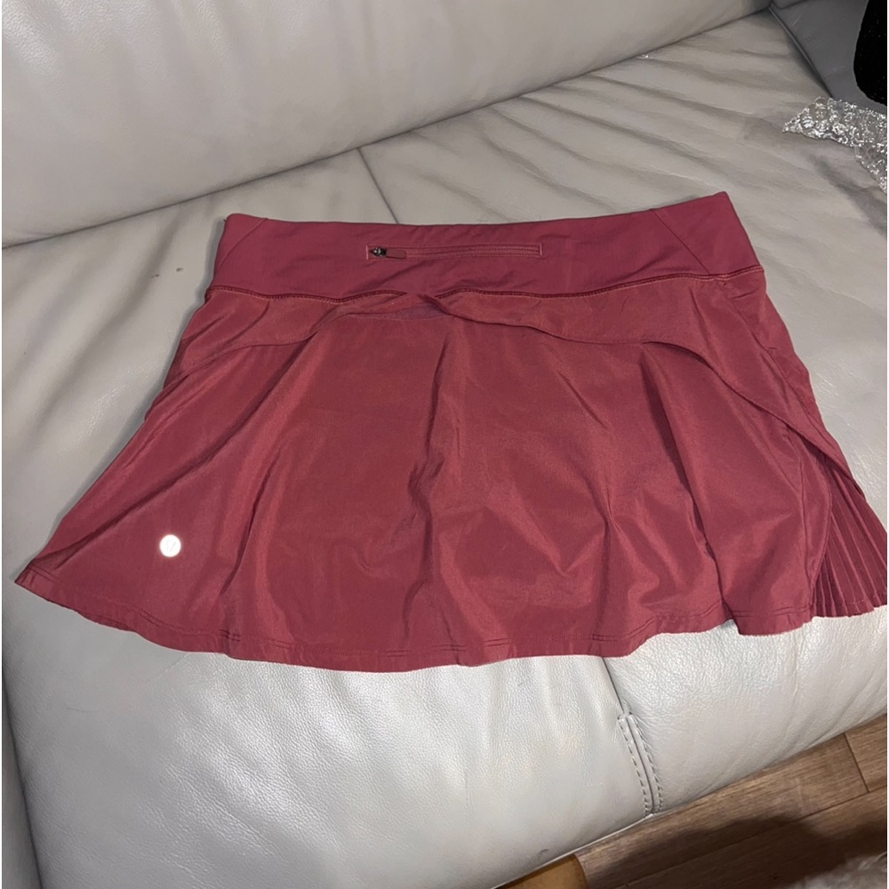 LULULEMON Play Off The Pleats Skirt SZ 10 "Misty Merlot" - Picture 4 of 13